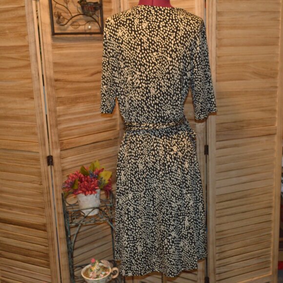 Banana Republic L Wrap Dress Black w/White Geometric Pattern - Picture 3 of 6